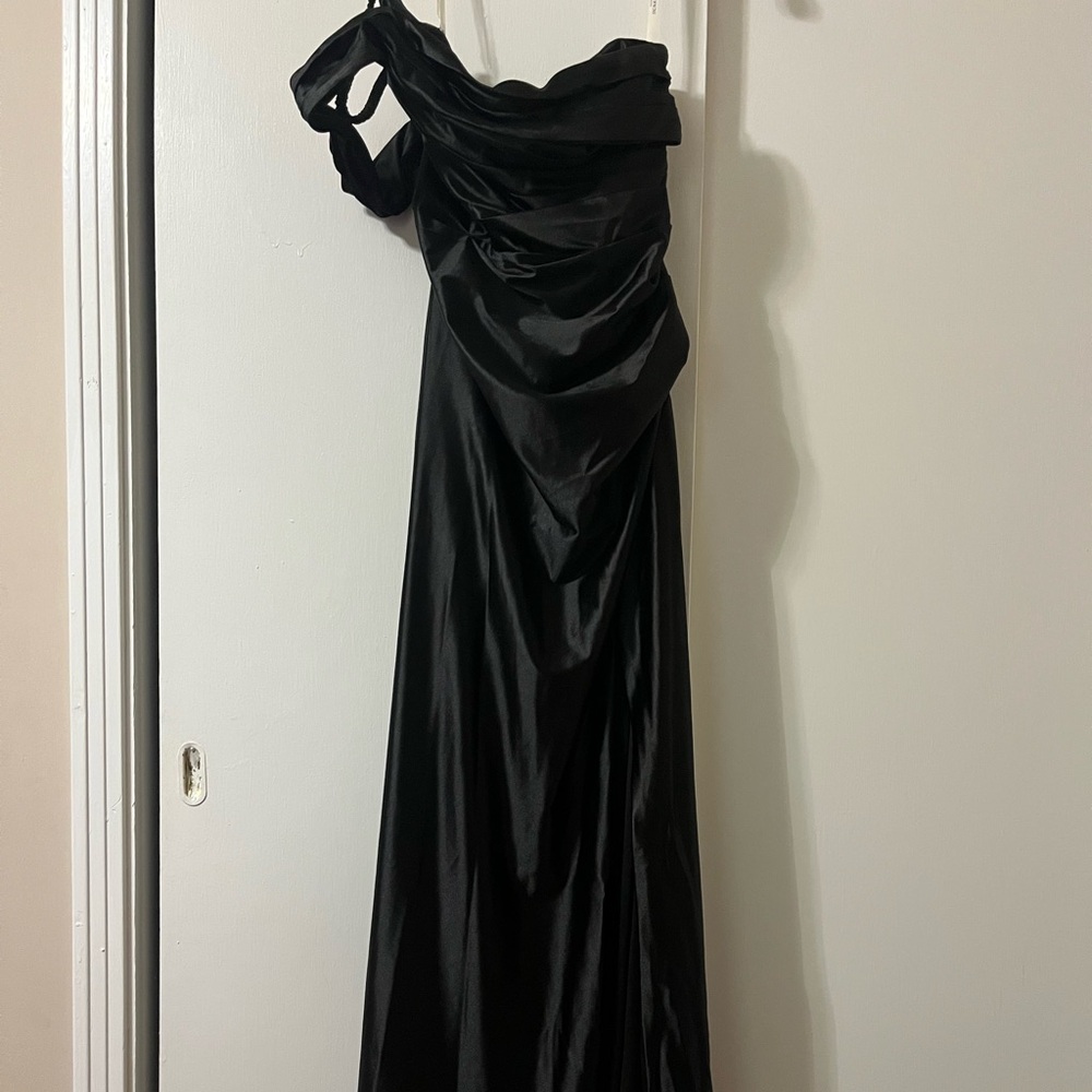 Signature Black Asymmetrical Ruched One Shoulder Gown